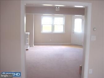 510 Hampden Road Upper Darby, PA 19082 - Photo 4 of 6 Family Room