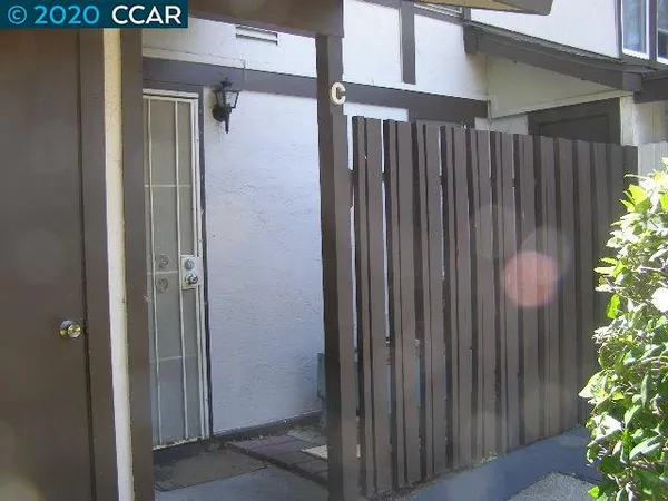 $1,950 | 5474 Roundtree Place, Unit C, Concord, CA 94521