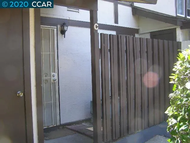 $1,950 | 5474 Roundtree Place, Unit C, Concord, CA 94521