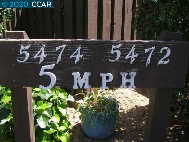 $1,950 | 5474 Roundtree Place, Unit C, Concord, CA 94521