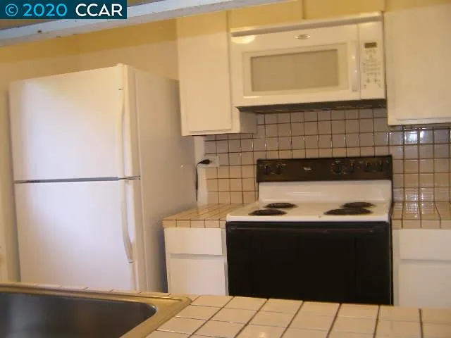 $1,950 | 5474 Roundtree Place, Unit C, Concord, CA 94521