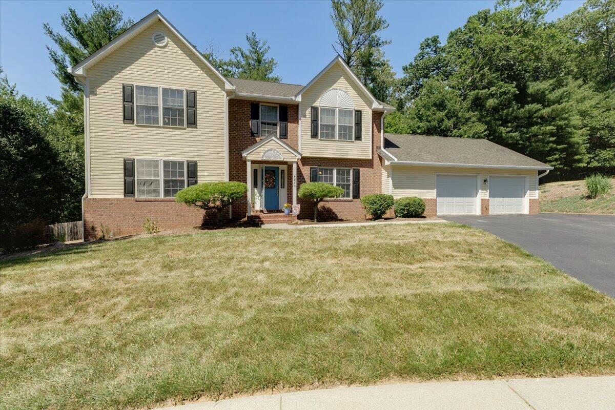 4870 Hickory Ridge Court Roanoke, VA 24018 - Photo 1 of 46 Front of House