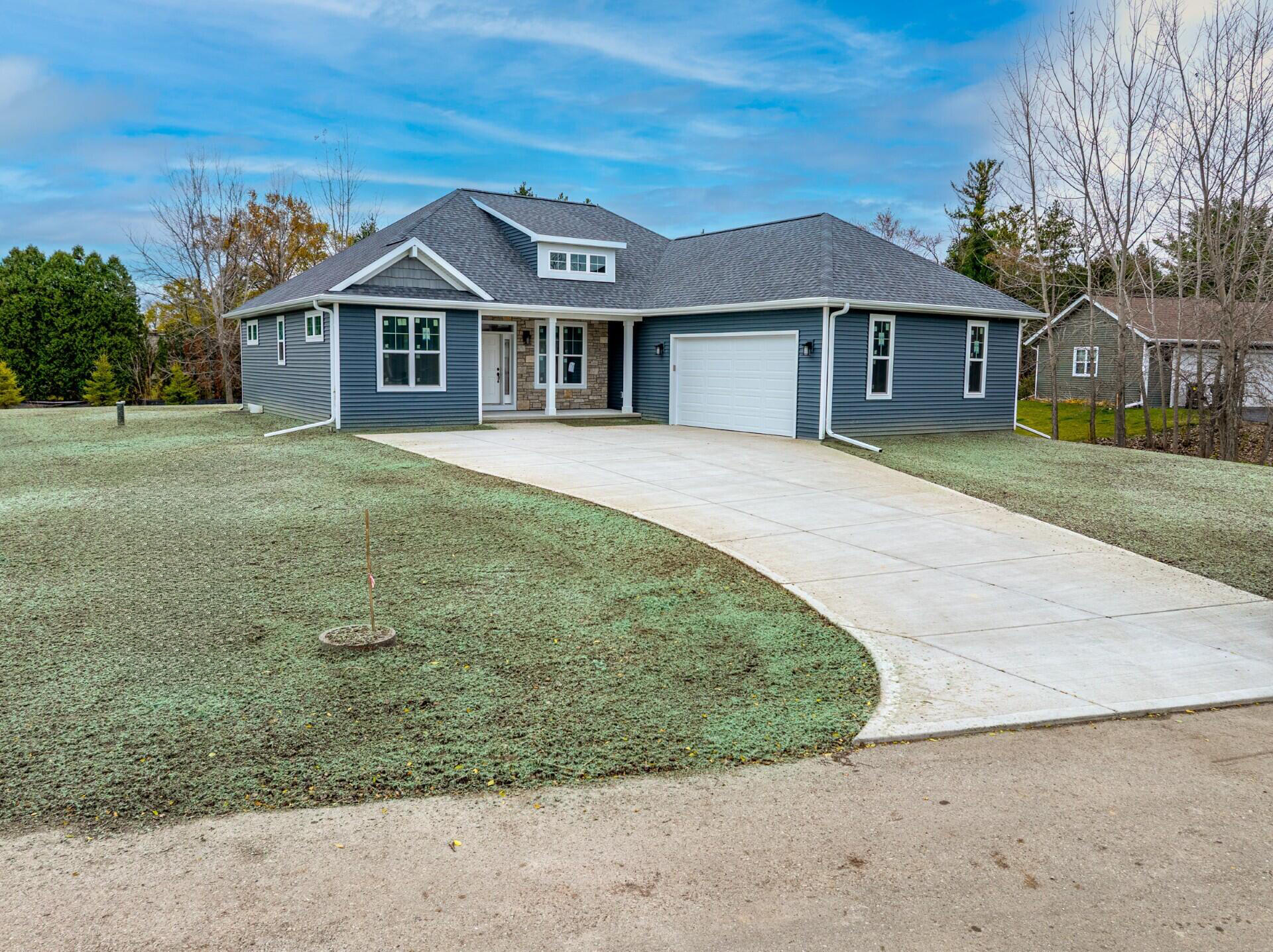 9809 North Cedarburg Road Mequon, WI 53092 - Photo 1 of 1 1927235