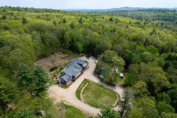 $795,925 | 2099 Highway 140, Gilmanton Iron Works, NH 03837