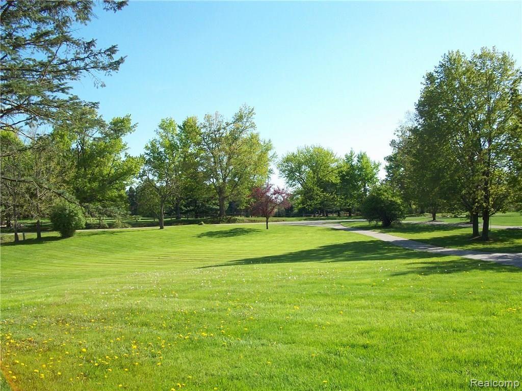 7411 McCandlish Road Grand Blanc, MI 48439 - Photo 13 of 31 100_2465.JPG