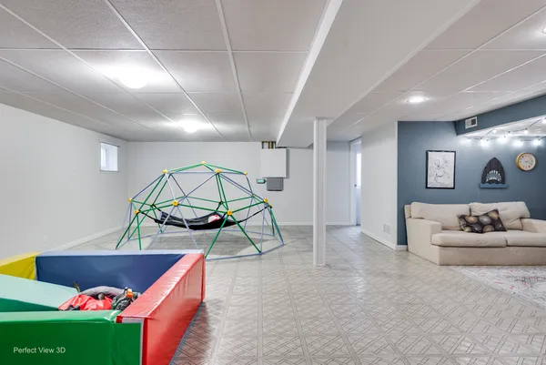 $579,000 | 1003 West Hintz Road, Arlington Heights, IL 60004