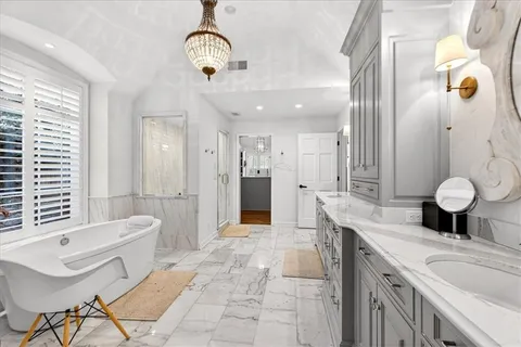 $2,150,000 | 2504 West 70th Terrace, Mission Hills, KS 66208