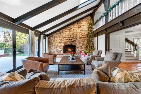 $2,150,000 | 2504 West 70th Terrace, Mission Hills, KS 66208