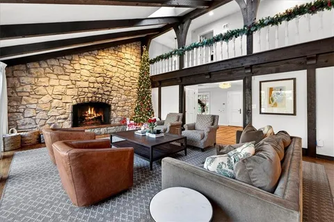 $2,150,000 | 2504 West 70th Terrace, Mission Hills, KS 66208