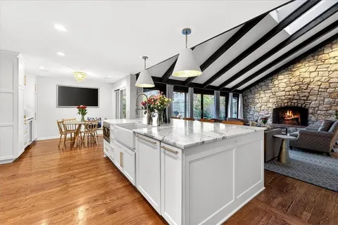 $2,150,000 | 2504 West 70th Terrace, Mission Hills, KS 66208