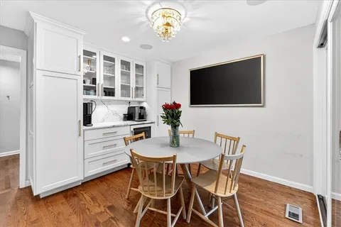 $2,150,000 | 2504 West 70th Terrace, Mission Hills, KS 66208