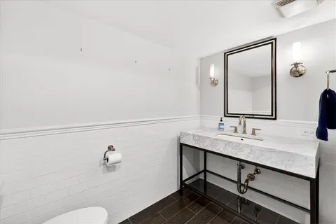 $2,150,000 | 2504 West 70th Terrace, Mission Hills, KS 66208