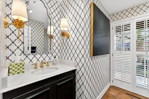 $2,150,000 | 2504 West 70th Terrace, Mission Hills, KS 66208