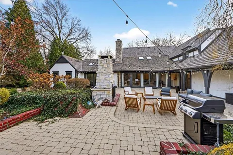 $2,150,000 | 2504 West 70th Terrace, Mission Hills, KS 66208