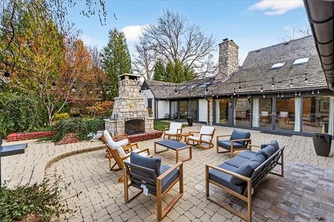 $2,150,000 | 2504 West 70th Terrace, Mission Hills, KS 66208