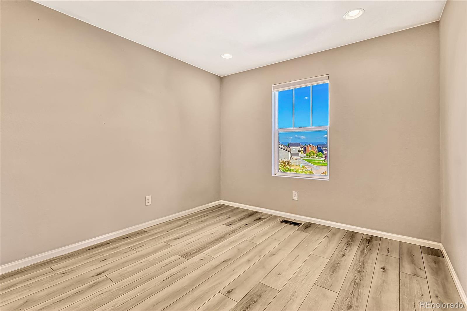 4716 Jasper Street Denver, CO 80239 - Photo 18 of 31
