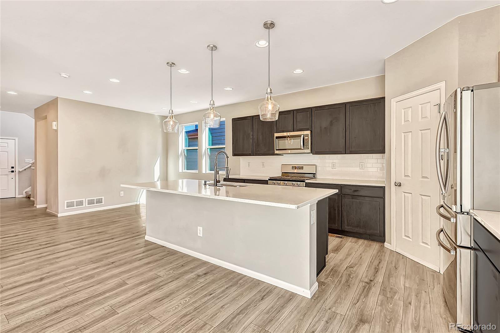 4716 Jasper Street Denver, CO 80239 - Photo 5 of 31