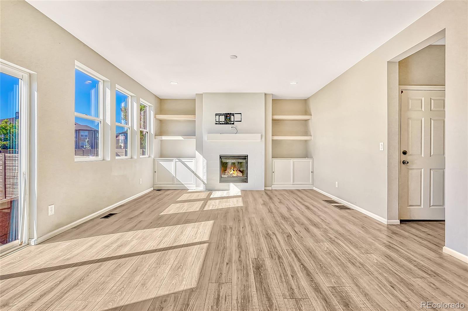 4716 Jasper Street Denver, CO 80239 - Photo 7 of 31