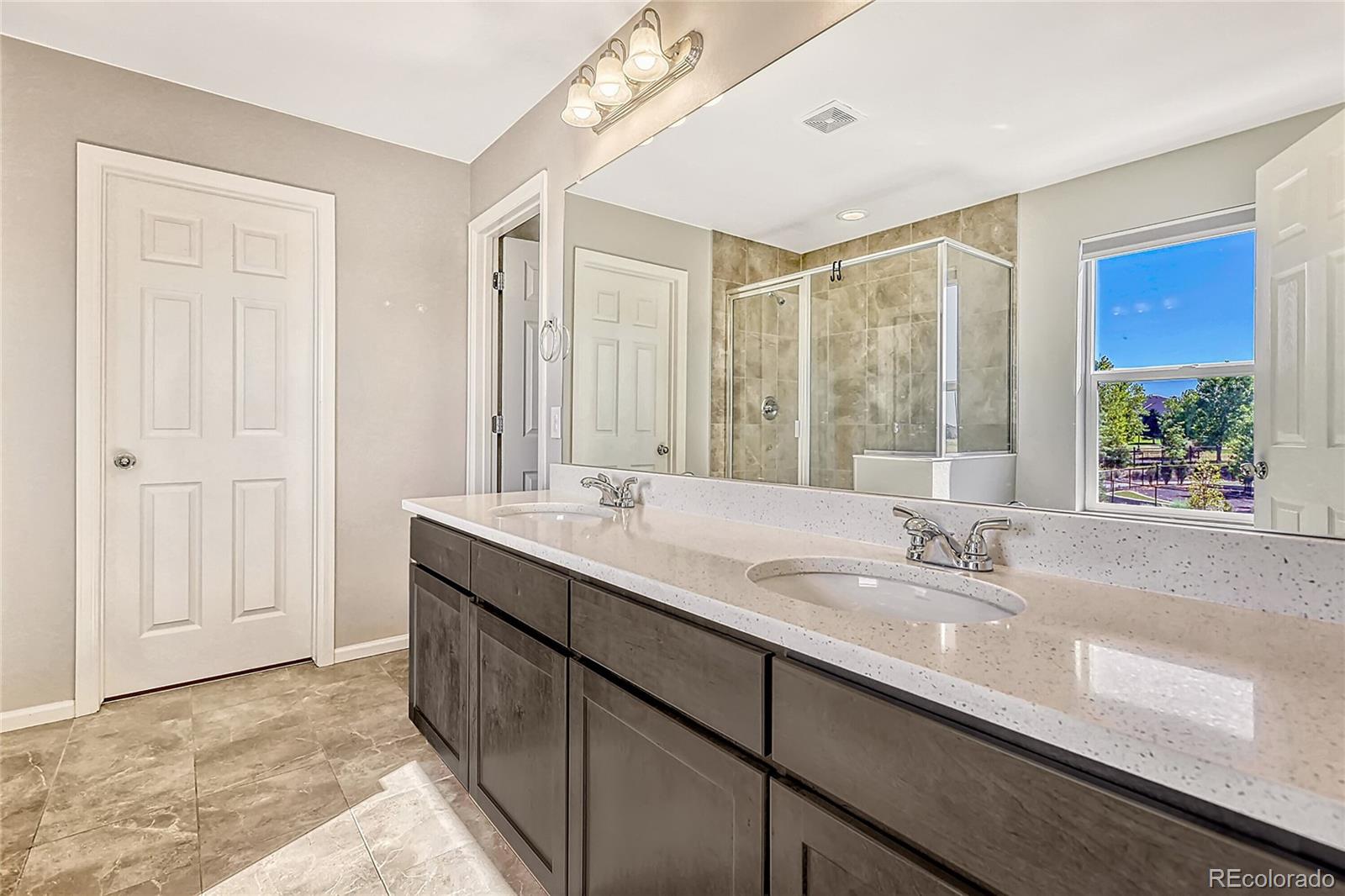 4716 Jasper Street Denver, CO 80239 - Photo 8 of 31