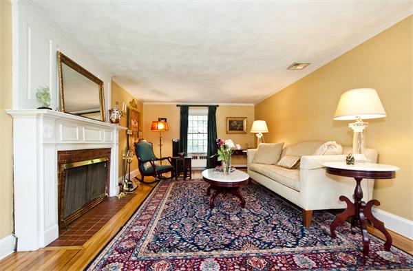 47 Arapahoe Road Newton, MA 02465 - Photo 8 of 21