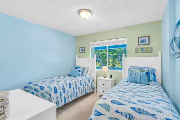 a view of a tennis court