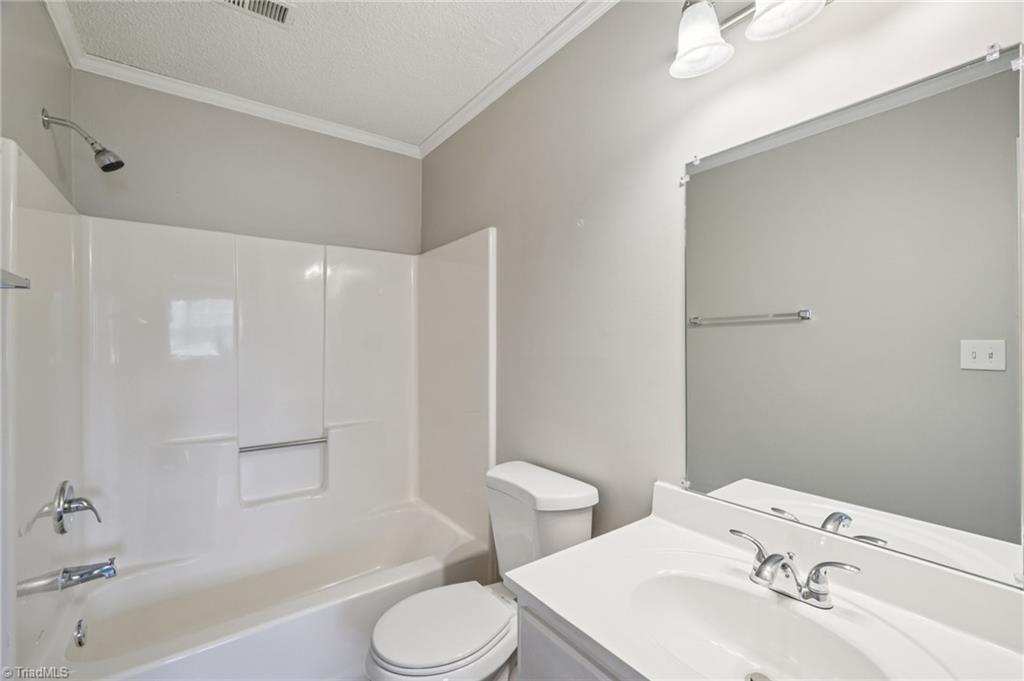 3221 Pipers Way High Point, NC 27265 - Photo 20 of 27