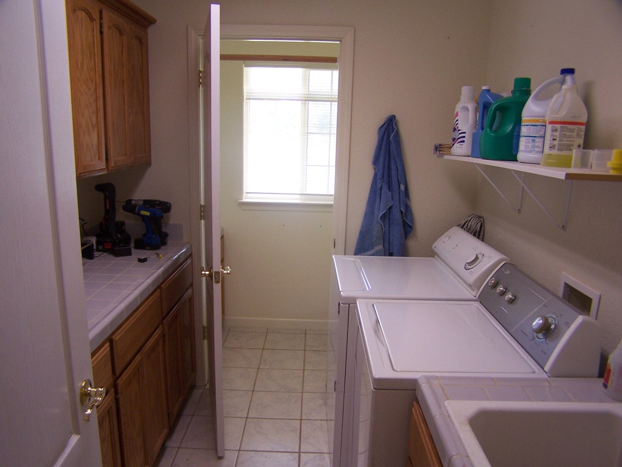 16144 Zandell Road Anderson, CA 96007 - Photo 17 of 24 Indoor laundry room/bath