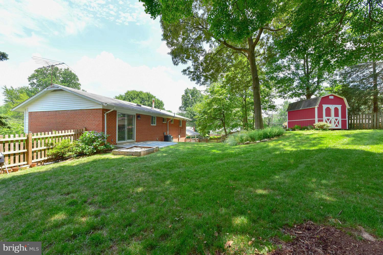 10309 Ford Road Fairfax, VA 22030 - Photo 22 of 30 Exterior (Rear)