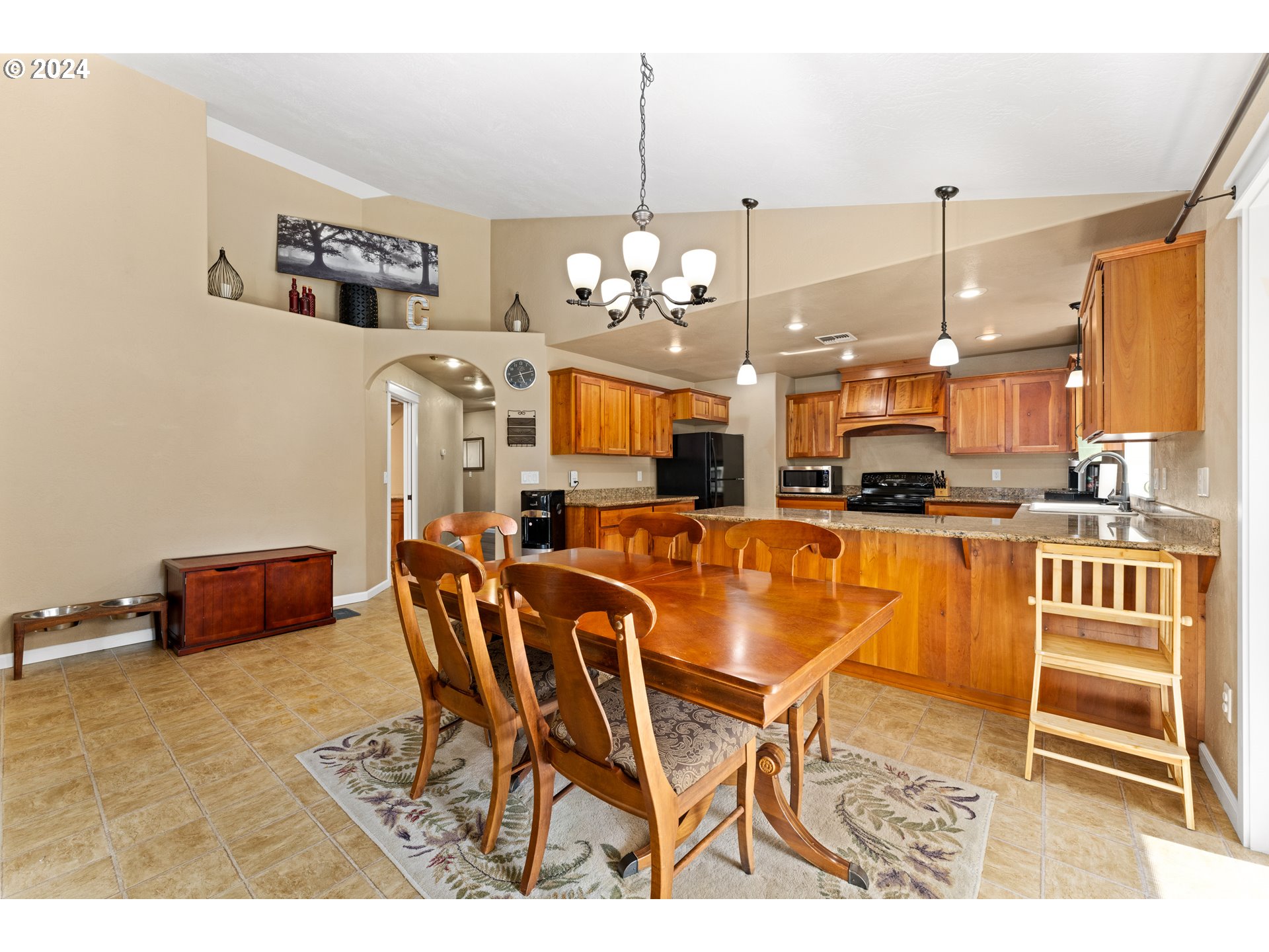 159 Southeast Yorktown Road Grants Pass, OR 97527 - Photo 8 of 33 Gallery Image 8