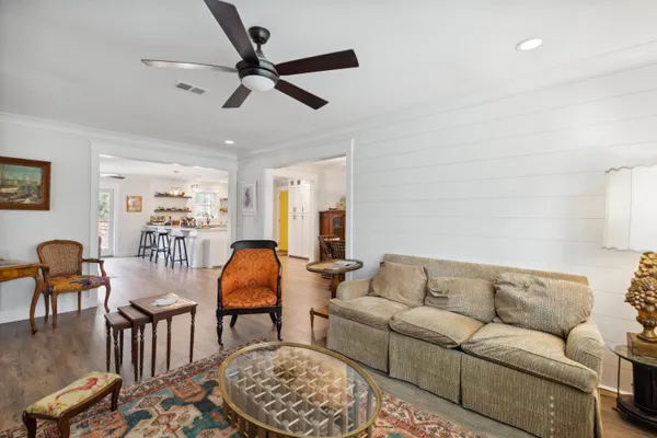 $5,500 | 31 Farmfield Avenue, Charleston, SC 29407