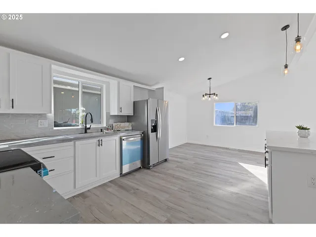 $149,000 | 1901 Southeast Minter Bridge Road, Unit 20, Hillsboro, OR 97123