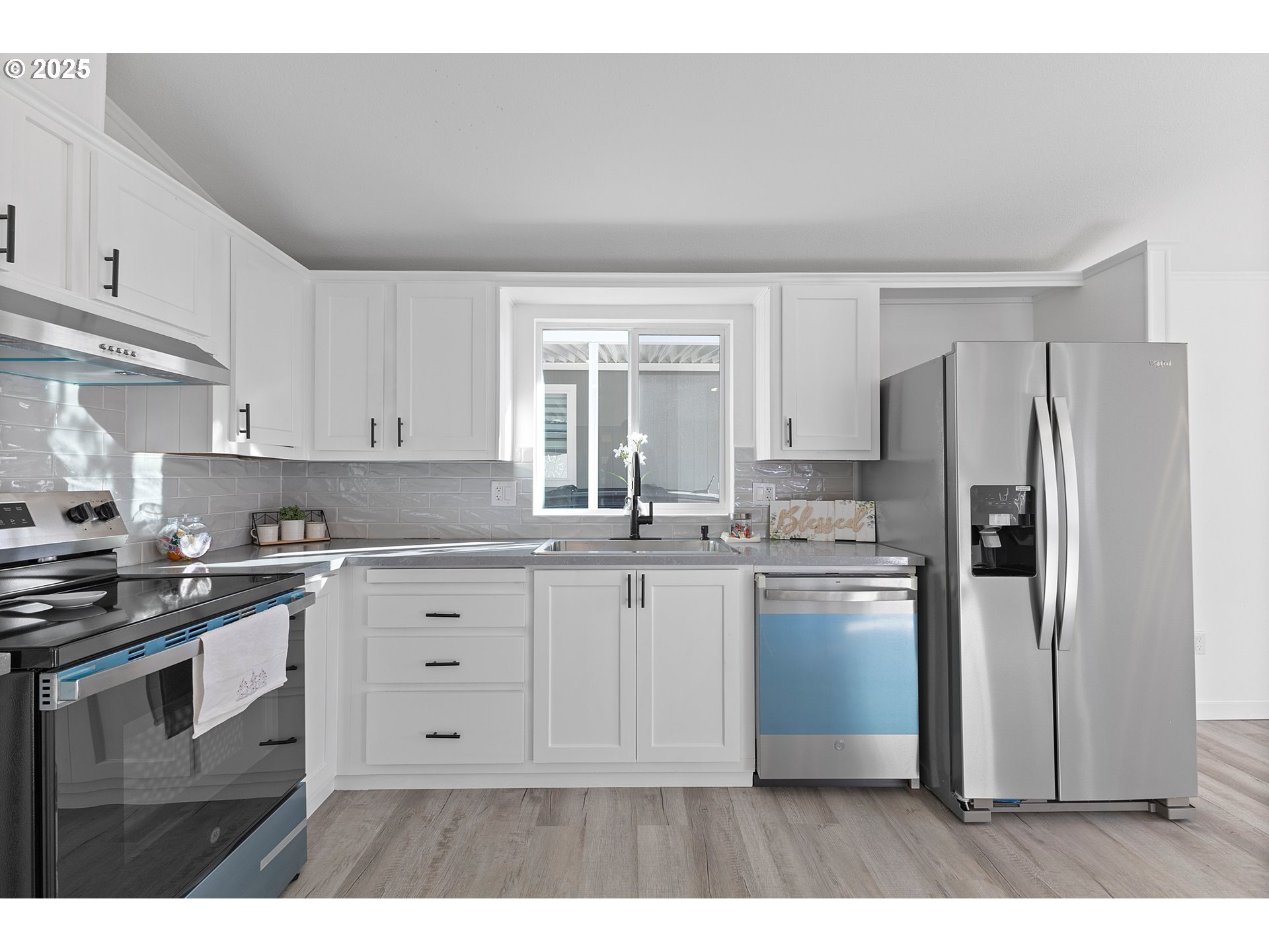 1901 Southeast Minter Bridge Road, Unit 20 Hillsboro, OR 97123 - Photo 6 of 17