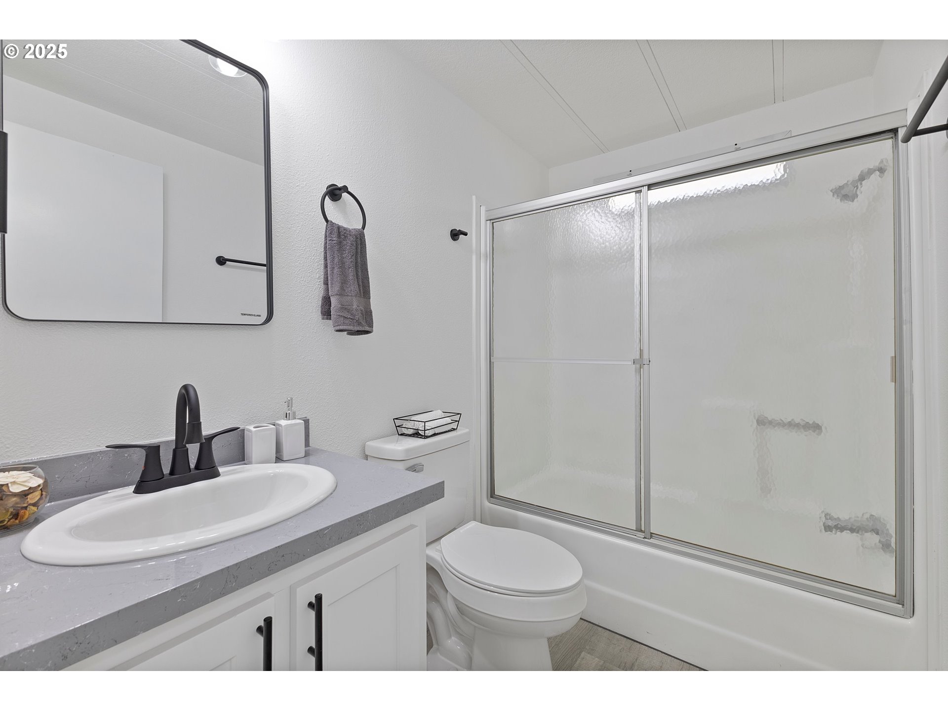 1901 Southeast Minter Bridge Road, Unit 20 Hillsboro, OR 97123 - Photo 9 of 17