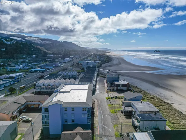 $455,000 | 300 North Pacific Street, Unit 37, Rockaway Beach, OR 97136