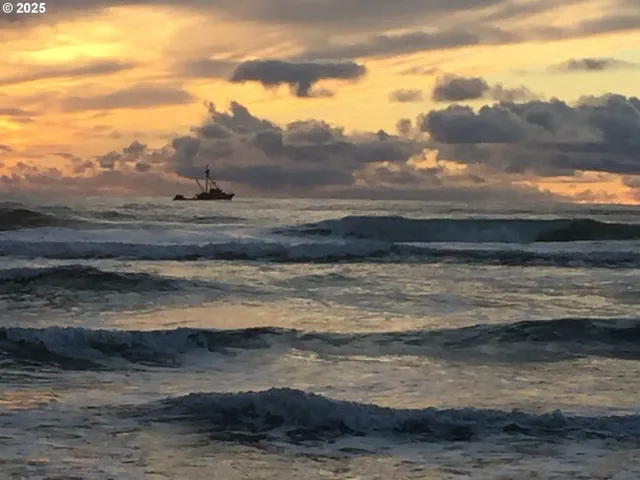 $455,000 | 300 North Pacific Street, Unit 37, Rockaway Beach, OR 97136