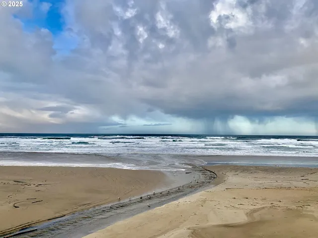 $455,000 | 300 North Pacific Street, Unit 37, Rockaway Beach, OR 97136