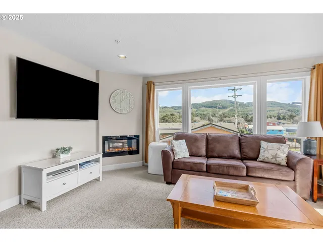 $455,000 | 300 North Pacific Street, Unit 37, Rockaway Beach, OR 97136