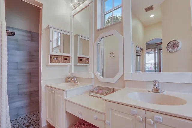 $1,099,995 | 146 Magnolia Way, Tequesta, FL 33469