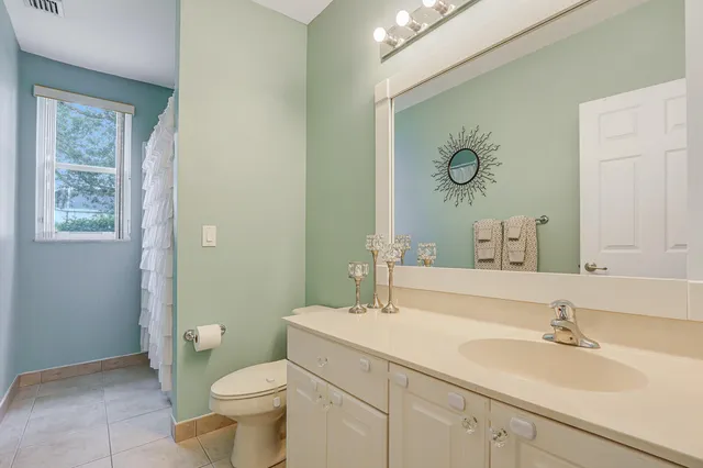 $1,099,995 | 146 Magnolia Way, Tequesta, FL 33469