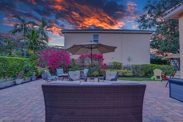 $1,099,995 | 146 Magnolia Way, Tequesta, FL 33469