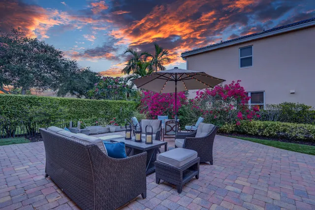 $1,099,995 | 146 Magnolia Way, Tequesta, FL 33469