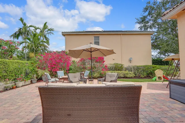 $1,099,995 | 146 Magnolia Way, Tequesta, FL 33469