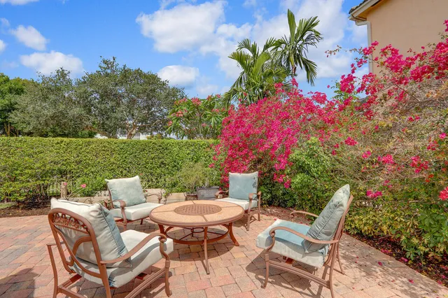 $1,099,995 | 146 Magnolia Way, Tequesta, FL 33469