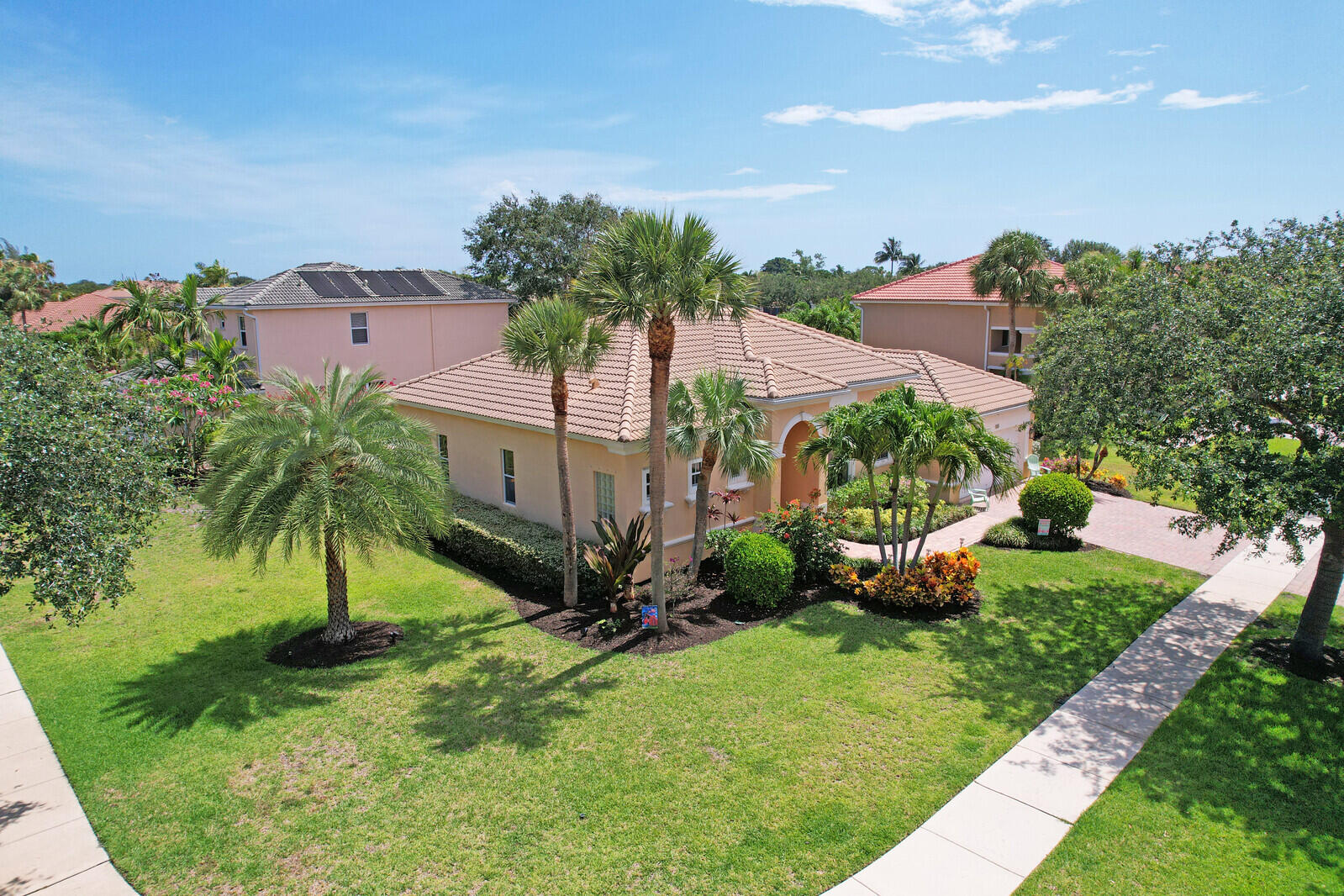 146 Magnolia Way Tequesta, FL 33469 - Photo 7 of 81 a view of a garden