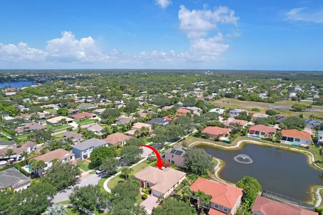 $1,099,995 | 146 Magnolia Way, Tequesta, FL 33469