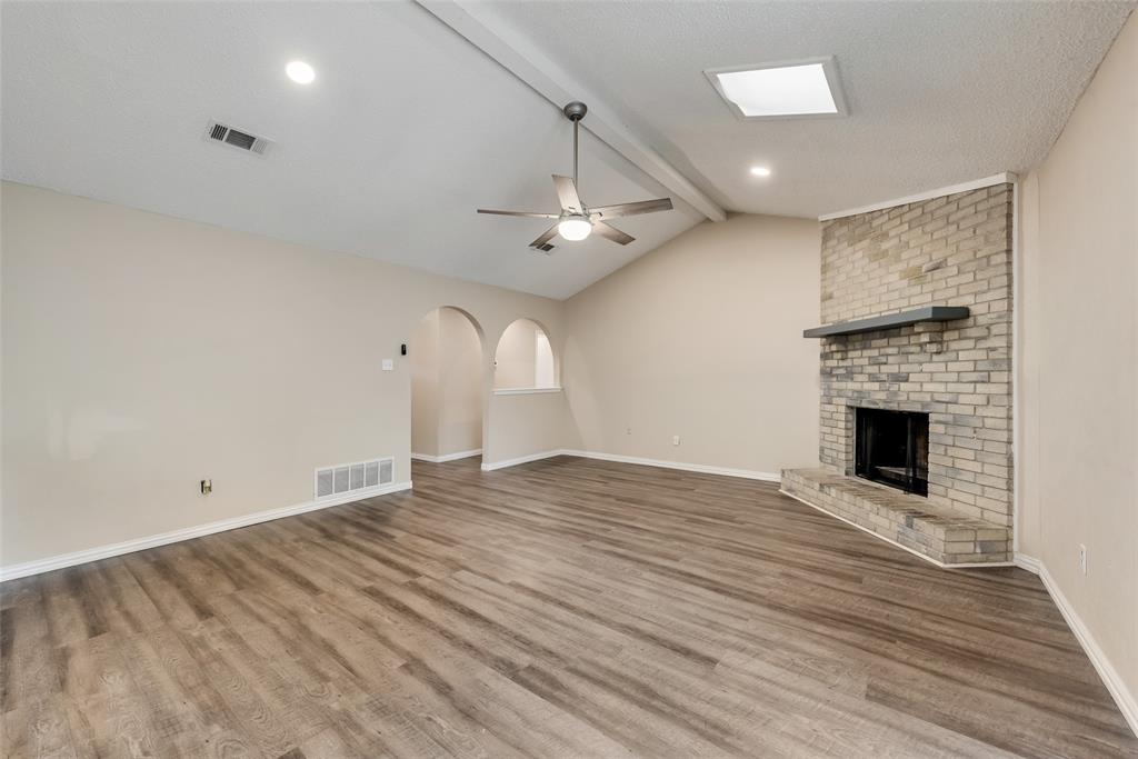 512 West Oakdale Road Irving, TX 75060 - Photo 11 of 39