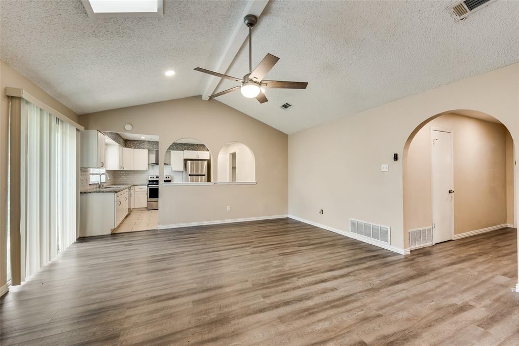 512 West Oakdale Road Irving, TX 75060 - Photo 12 of 39