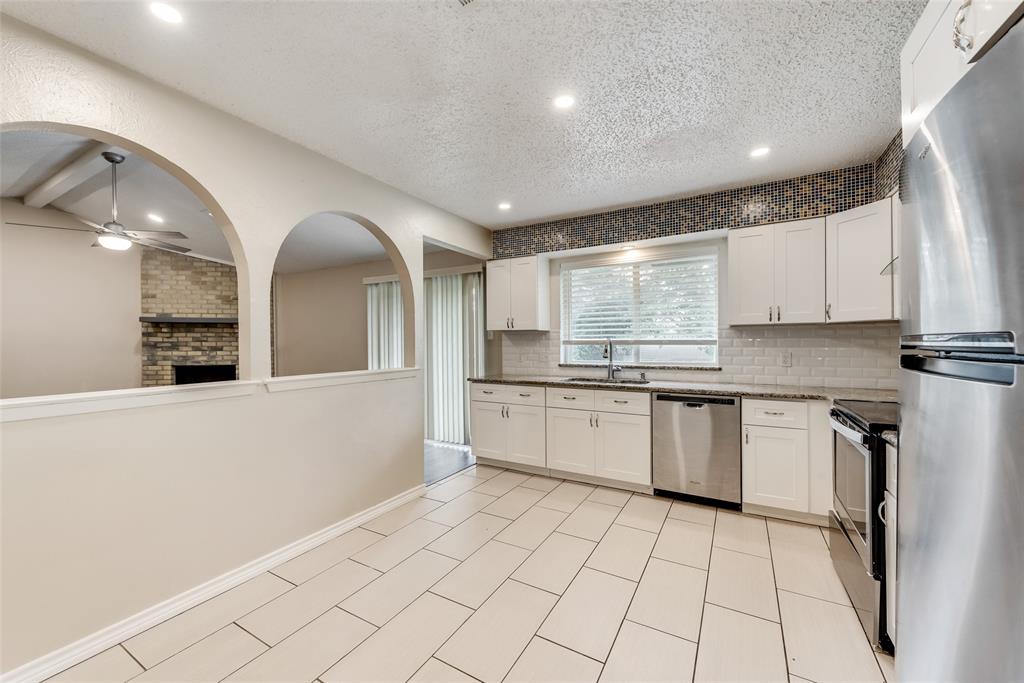 512 West Oakdale Road Irving, TX 75060 - Photo 19 of 39
