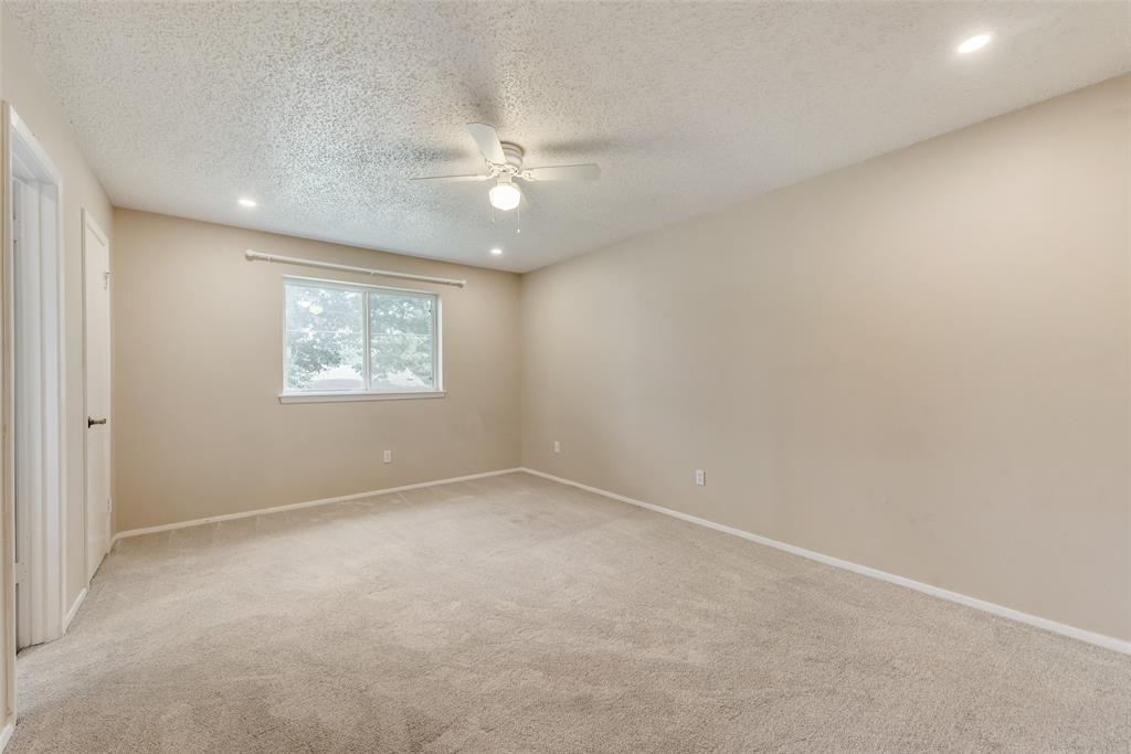 512 West Oakdale Road Irving, TX 75060 - Photo 21 of 39