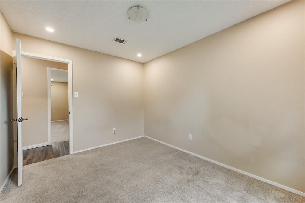 512 West Oakdale Road Irving, TX 75060 - Photo 27 of 39